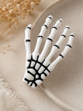 Spooky Skeleton Hand Duckbill Hair Clip – White & Black New Halloween